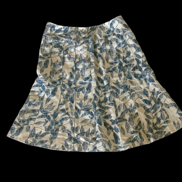 Ann Taylor Knee-Length Pleated Flare Skirt - Picture 2 of 4